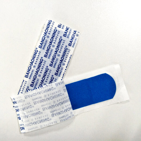 Banghaoning Custom Hot product blue PE waterproof adhesive bandage Blue Metal Detectable Band Aid Plaster Wound Plaster - Image 4